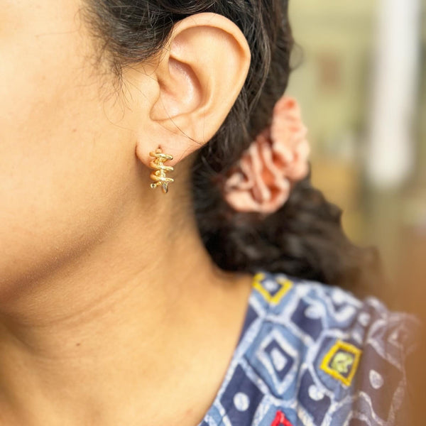 Chic gold Swirl hoop-style stud earrings