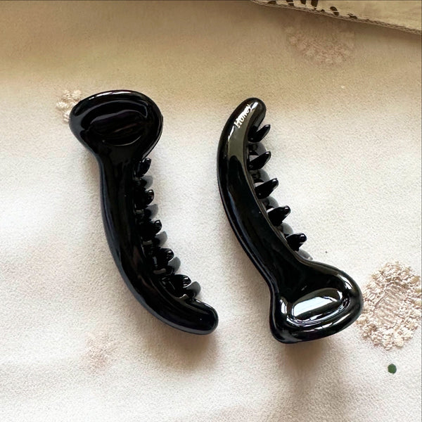 Black banana hairclip