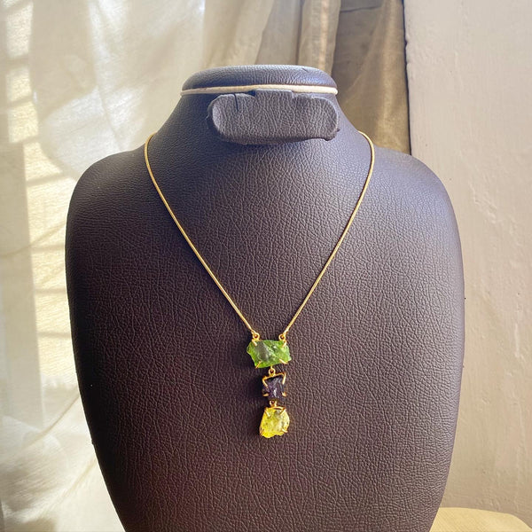 Raw stone trio necklace
