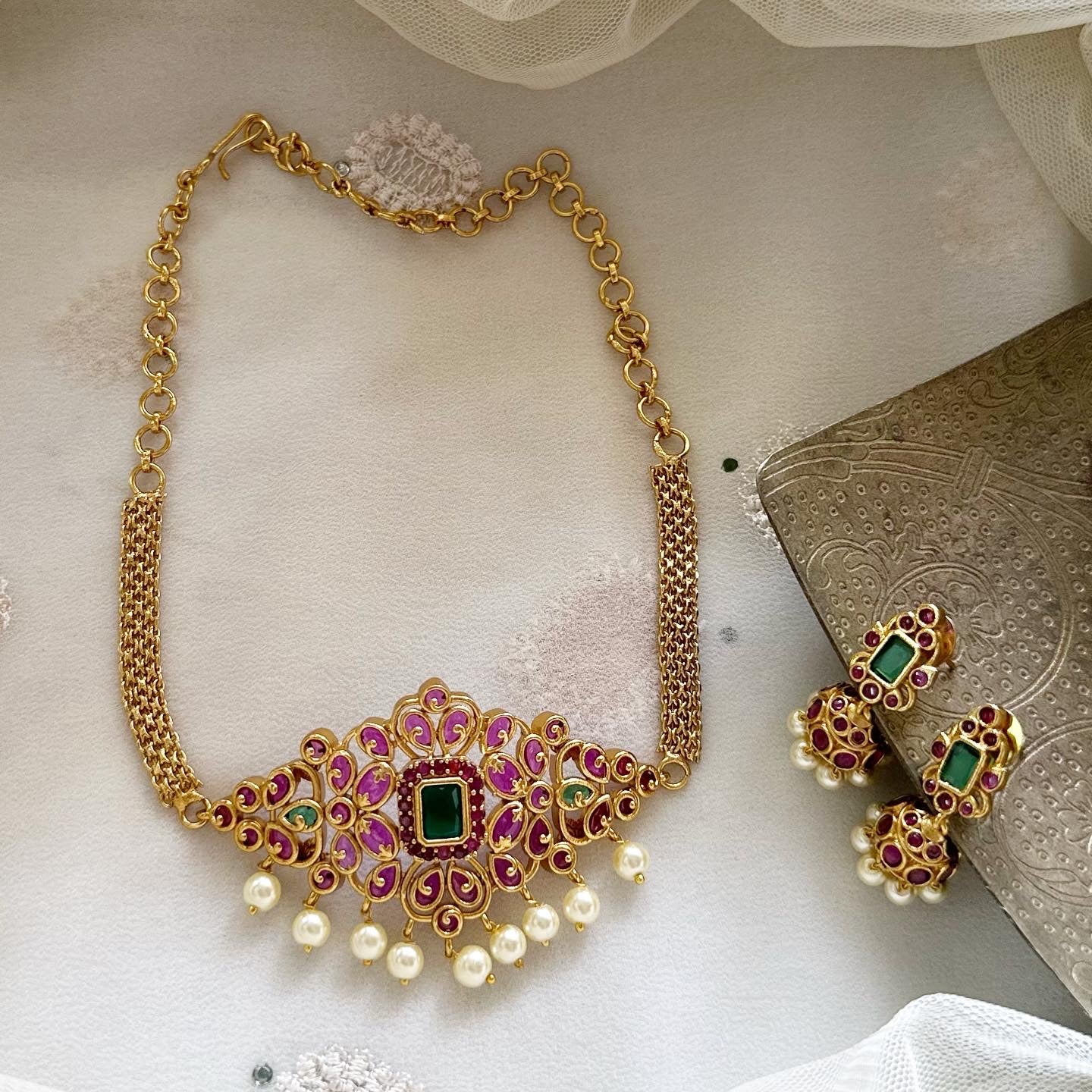 Floral cluster kemp choker set - Ruby-Green