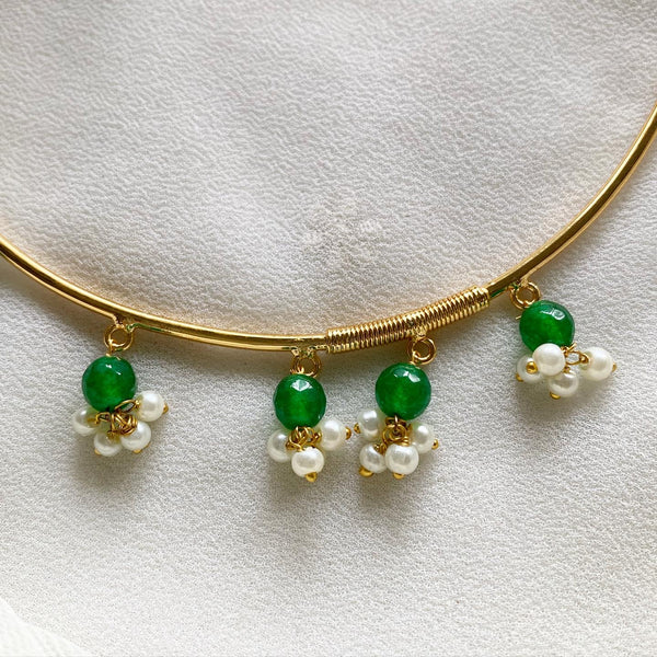 Green agate bead drops pipe neckpiece