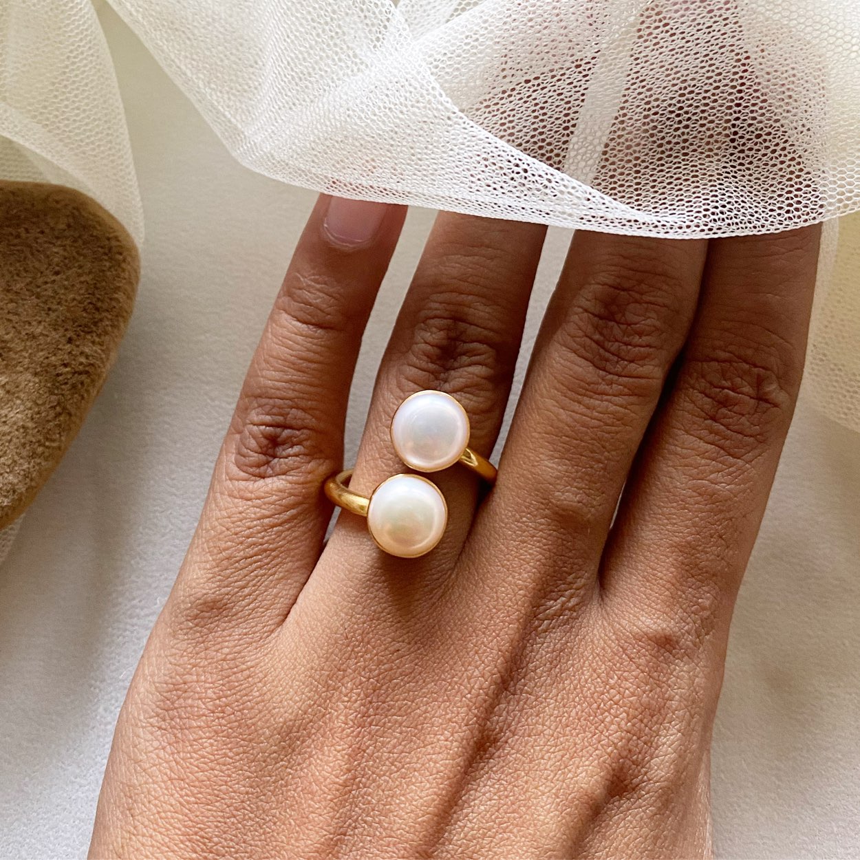 Très Pearl finger ring - Adorna