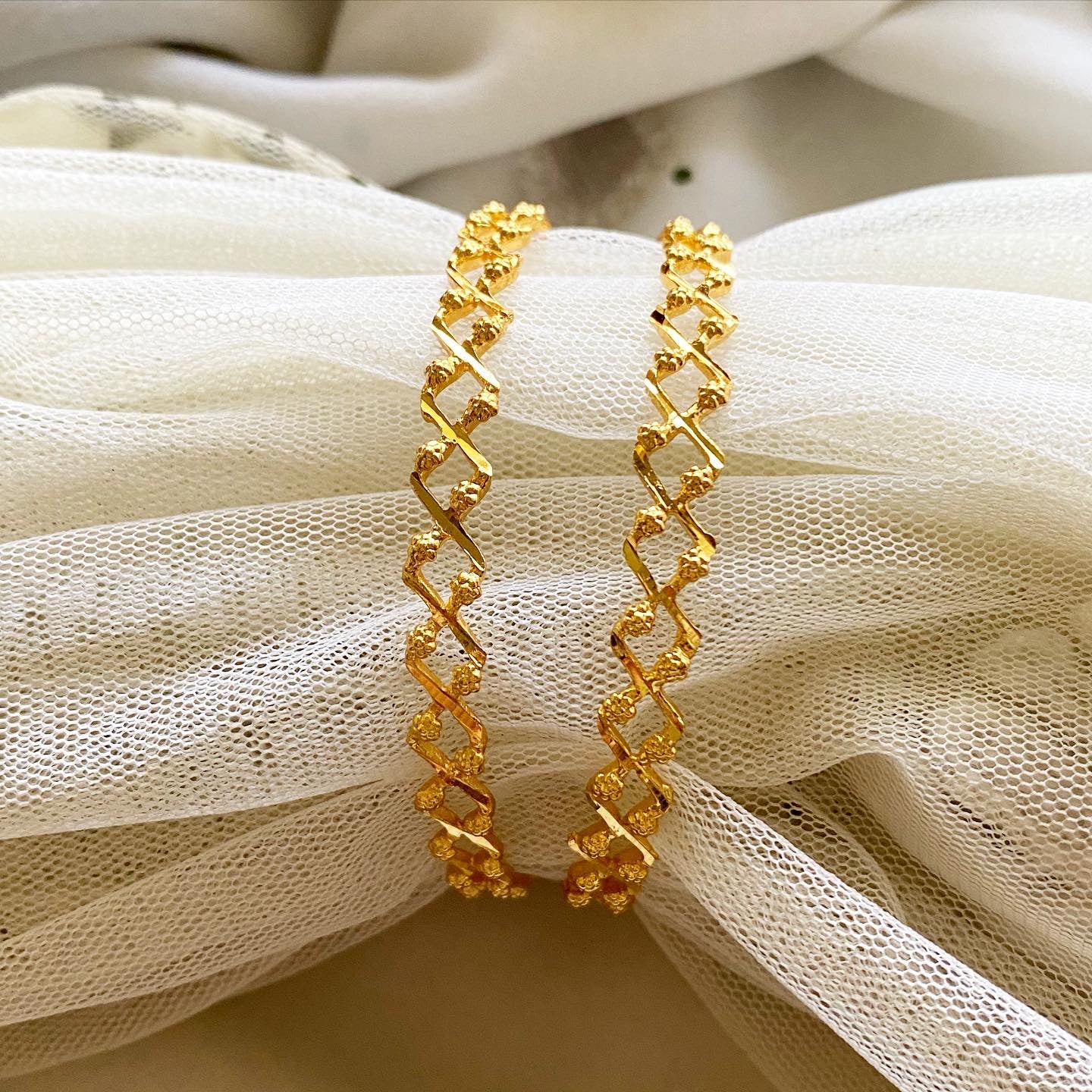 Criss cross bangles - 2 lines - set of 2