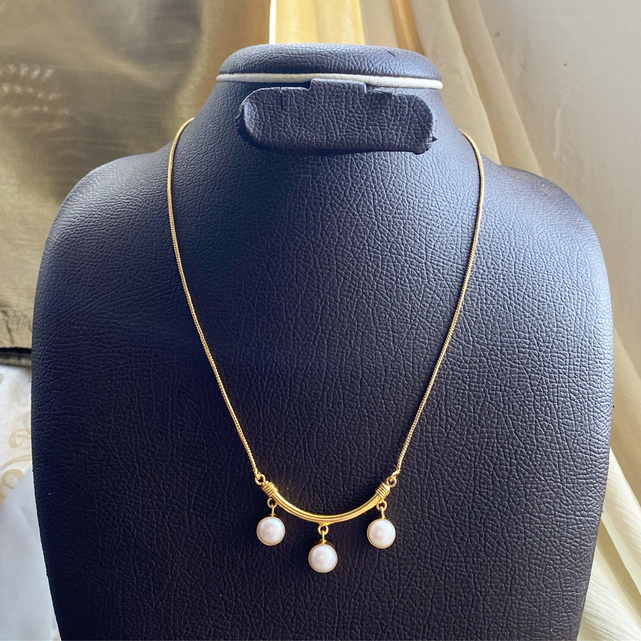 Très pearls short necklace