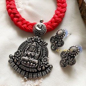 Lakshmi thread neckset - bright red