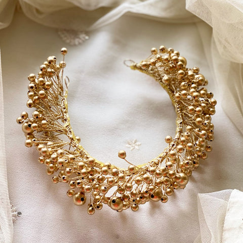 Gold spring dots hair accessory