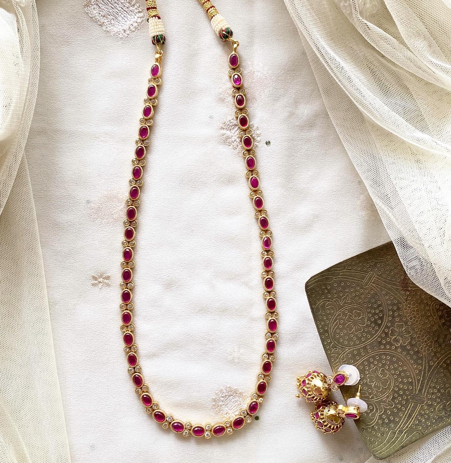 Matte oval kemp single line long set - Ruby